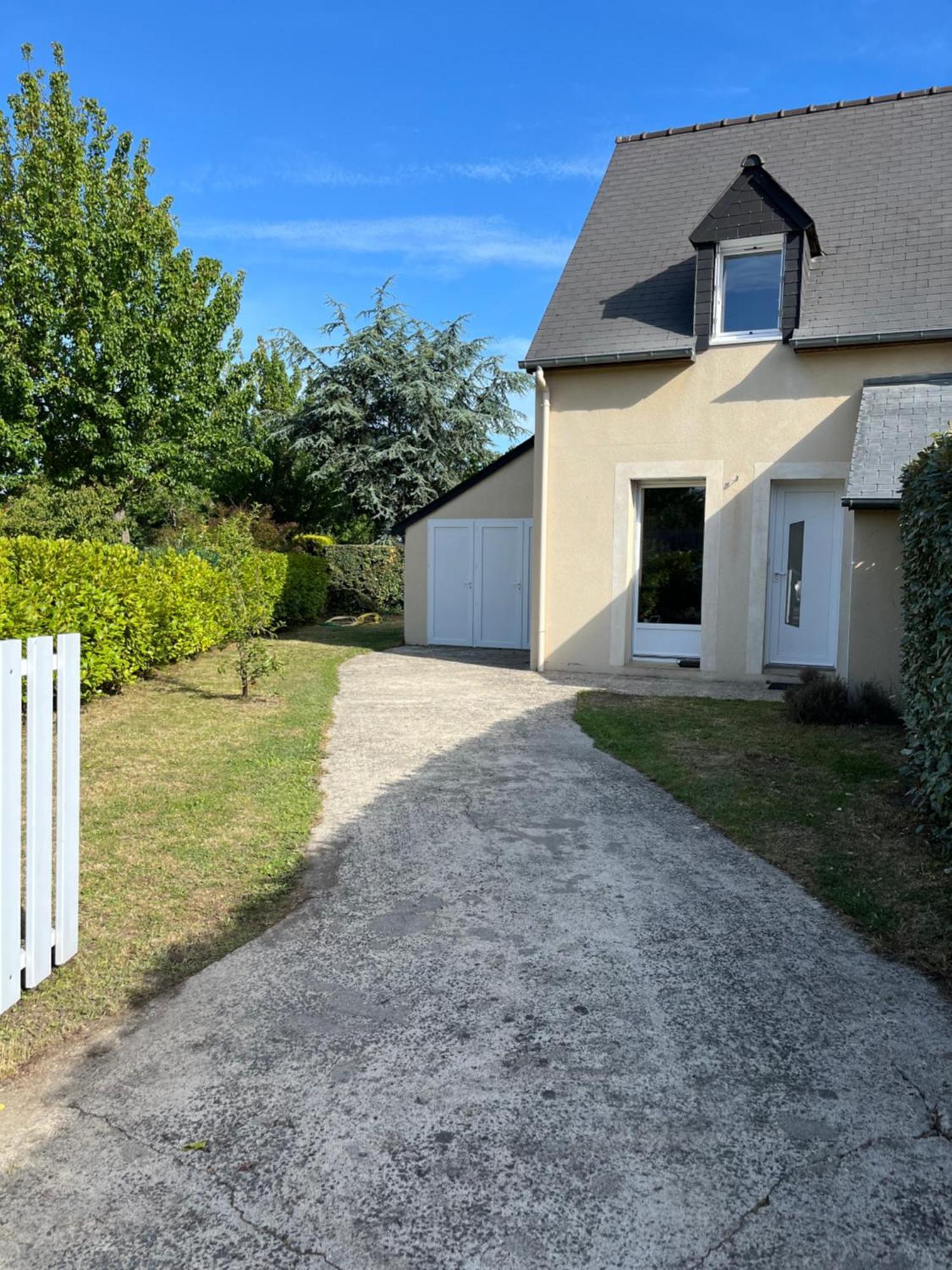 Jolie Maison Bord De *